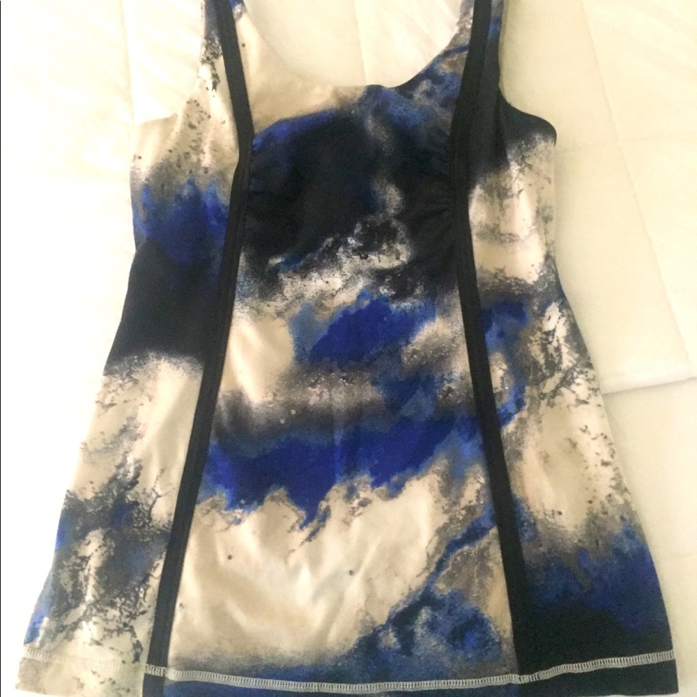 Lululemon tank